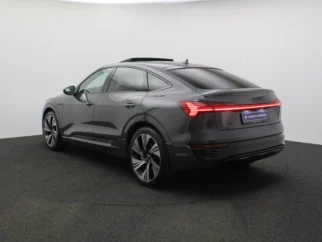 Audi-Q8 Sportback e-tron