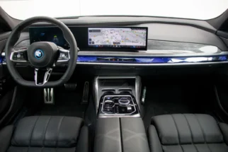 BMW-i7