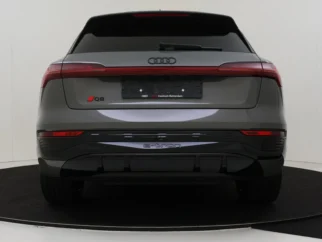 Audi-Q8 e-tron