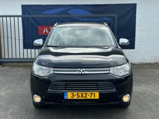 Mitsubishi-Outlander