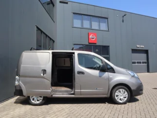 Nissan-E-NV200