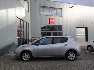 Nissan-Leaf