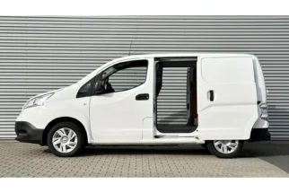 Nissan-E-NV200