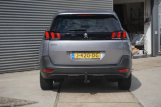 Peugeot-5008