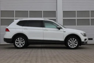 Volkswagen-Tiguan Allspace