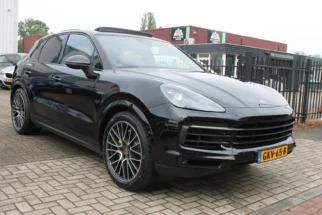 Porsche-Cayenne