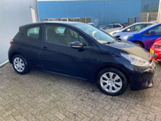 Peugeot-208