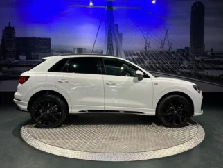 Audi-Q3