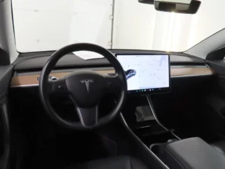 Tesla-Model 3