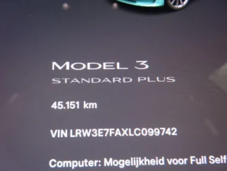 Tesla-Model 3