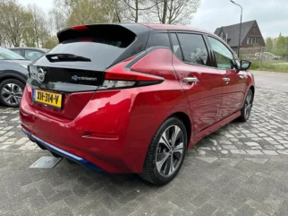 Nissan-Leaf