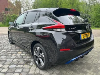 Nissan-Leaf
