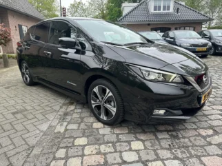 Nissan-Leaf