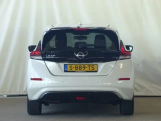 Nissan-Leaf