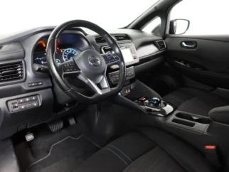 Nissan-Leaf