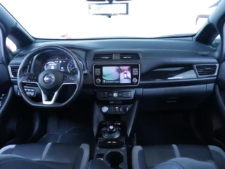 Nissan-Leaf