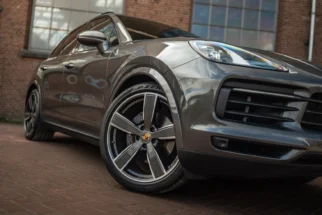 Porsche-Cayenne