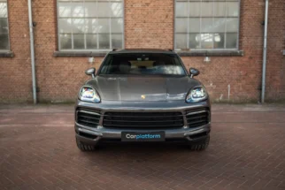 Porsche-Cayenne