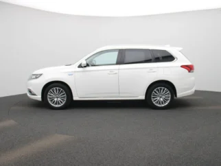 Mitsubishi-Outlander