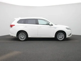 Mitsubishi-Outlander