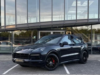 Porsche-Cayenne