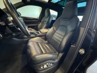 Porsche-Cayenne
