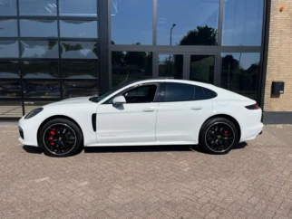Porsche-Panamera
