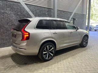Volvo-XC90