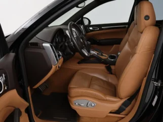 Porsche-Cayenne