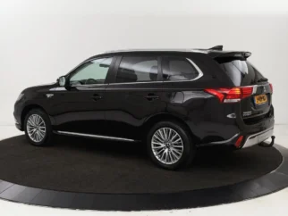 Mitsubishi-Outlander