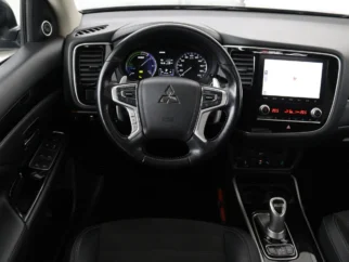 Mitsubishi-Outlander