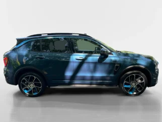 Lynk & Co-01