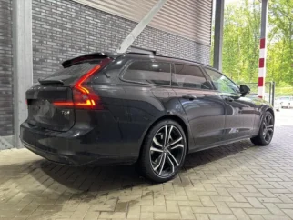 Volvo-V90