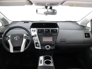 Toyota-Prius Wagon