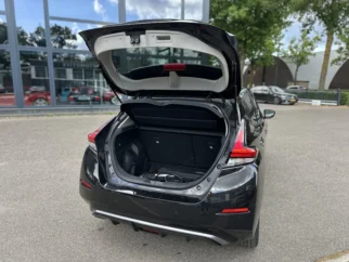 Nissan-Leaf