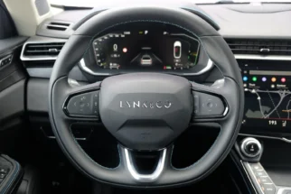 Lynk & Co-01