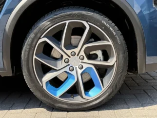 Lynk & Co-01