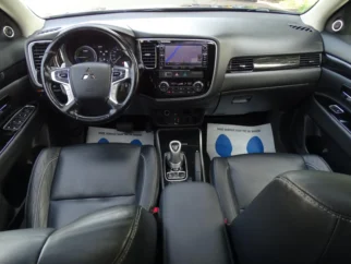 Mitsubishi-Outlander