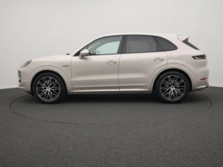 Porsche-Cayenne