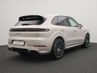 Porsche-Cayenne