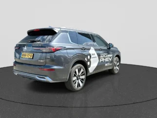 Mitsubishi-Outlander