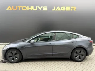Tesla-Model 3