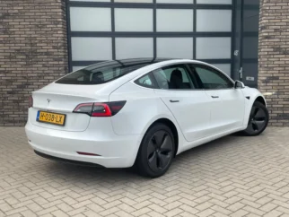 Tesla-Model 3