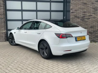 Tesla-Model 3