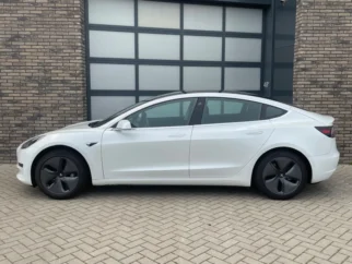Tesla-Model 3