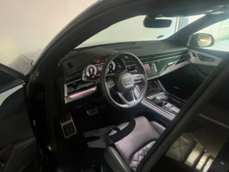 Audi-Q8
