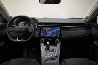 Lynk & Co-01