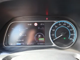 Nissan-Leaf
