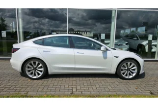 Tesla-Model 3