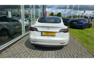 Tesla-Model 3